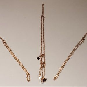 Set of 3 gold toned necklaces!